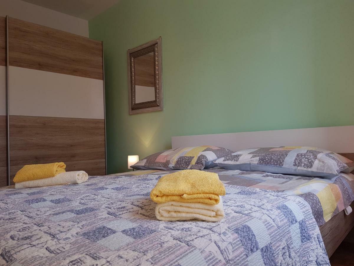 Apartment Mila Umag Luaran gambar